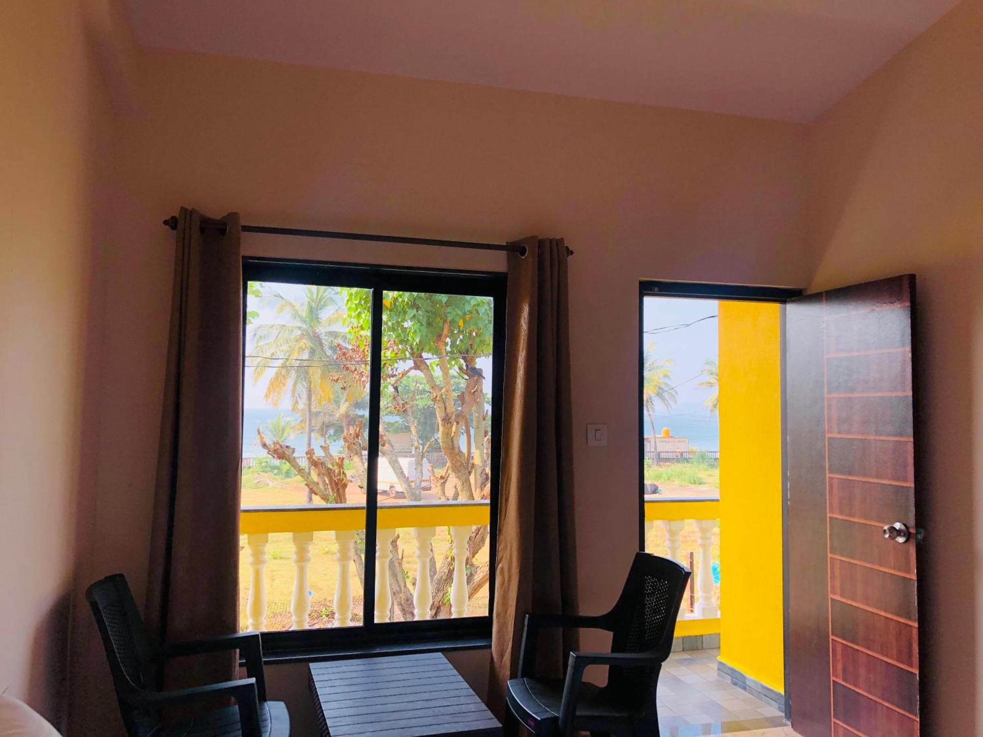 Nelis Guest House Bogmalo Beach Exterior foto